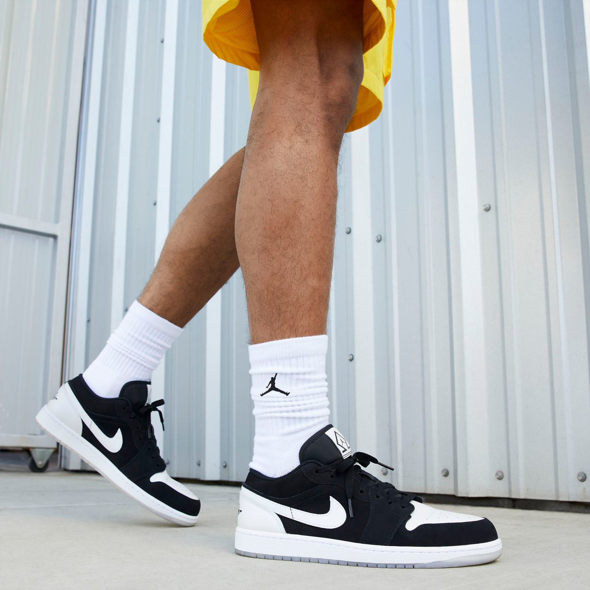Air Jordan Men's Retro 1 Low 'Diamond Shorts' Sneakers