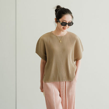 Comfortable Casual Basic Round Neck T-Shirt with Pleated Design, High-End Style