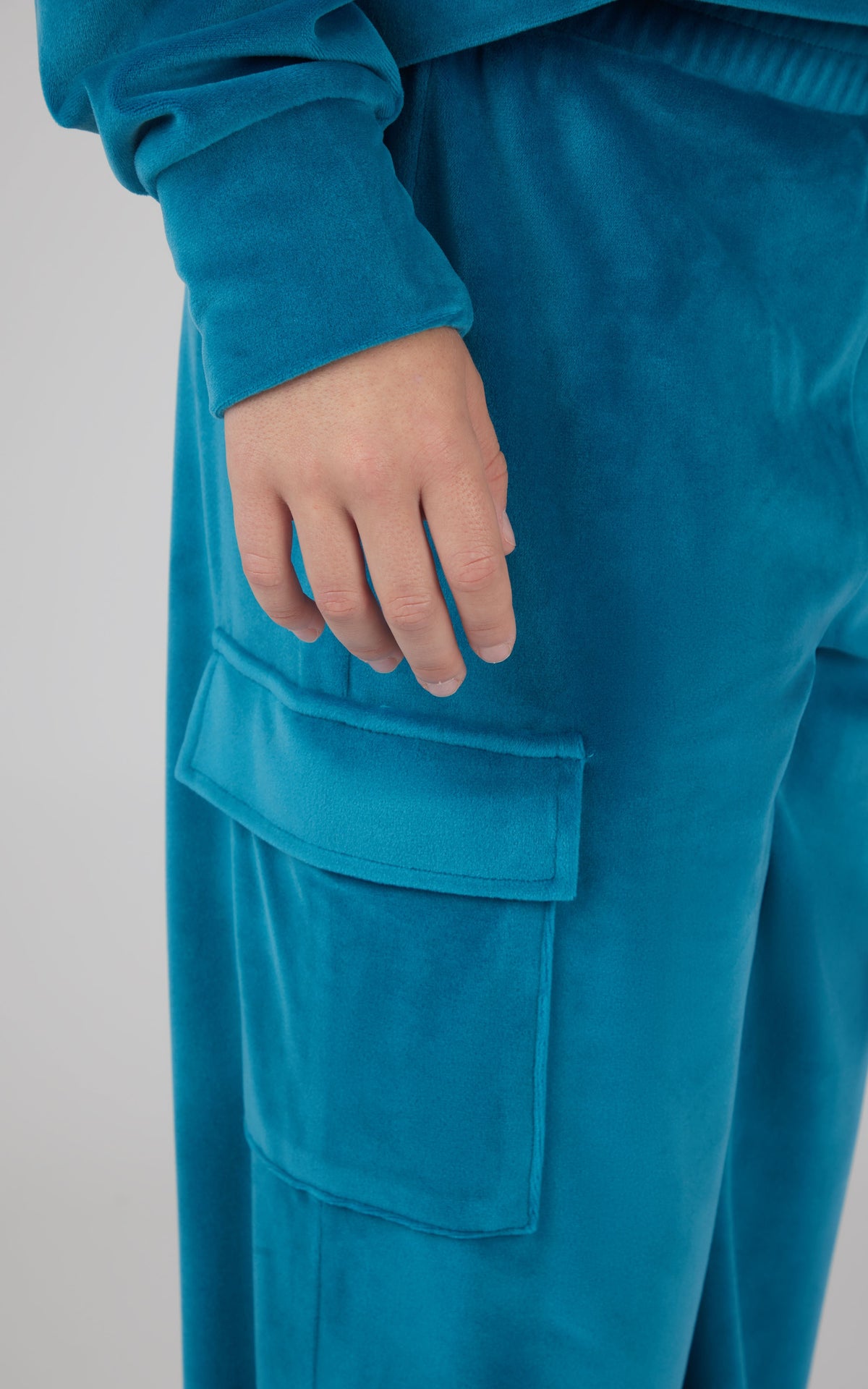 90 Degree by Reflex Girls Velour Crew Pullover With Cargo Pocket Pant