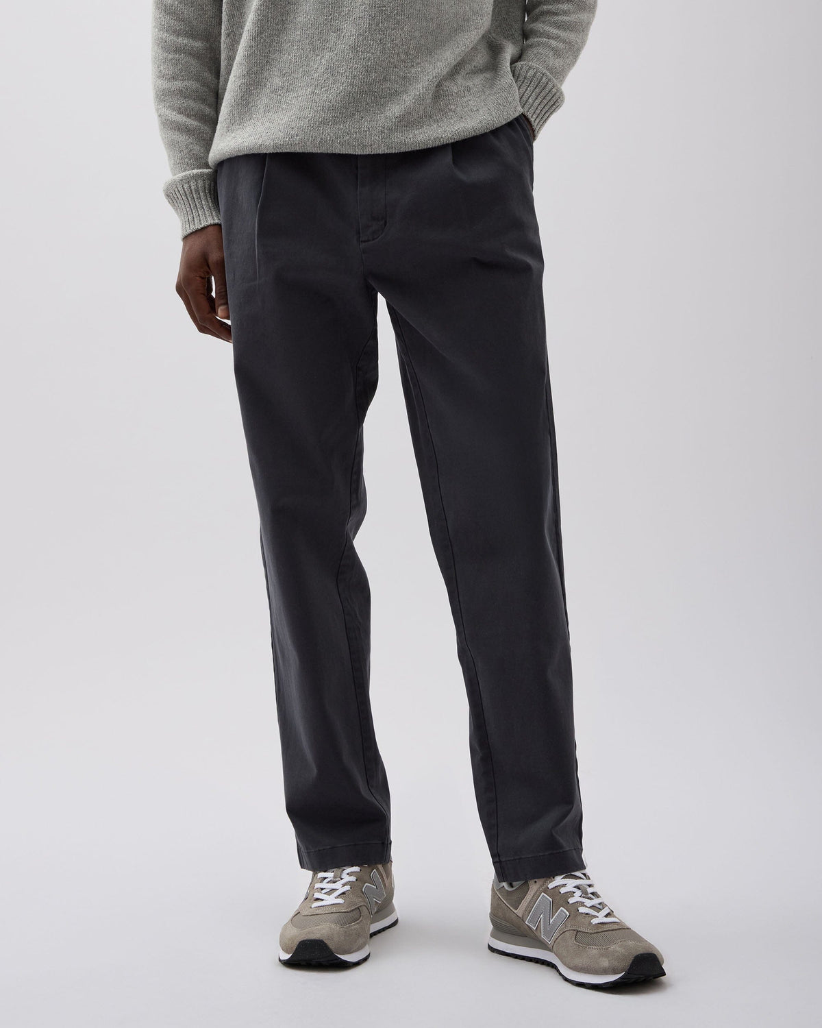 Mens Pleated Lightweight Chino - Stretch Cotton Twill - Black