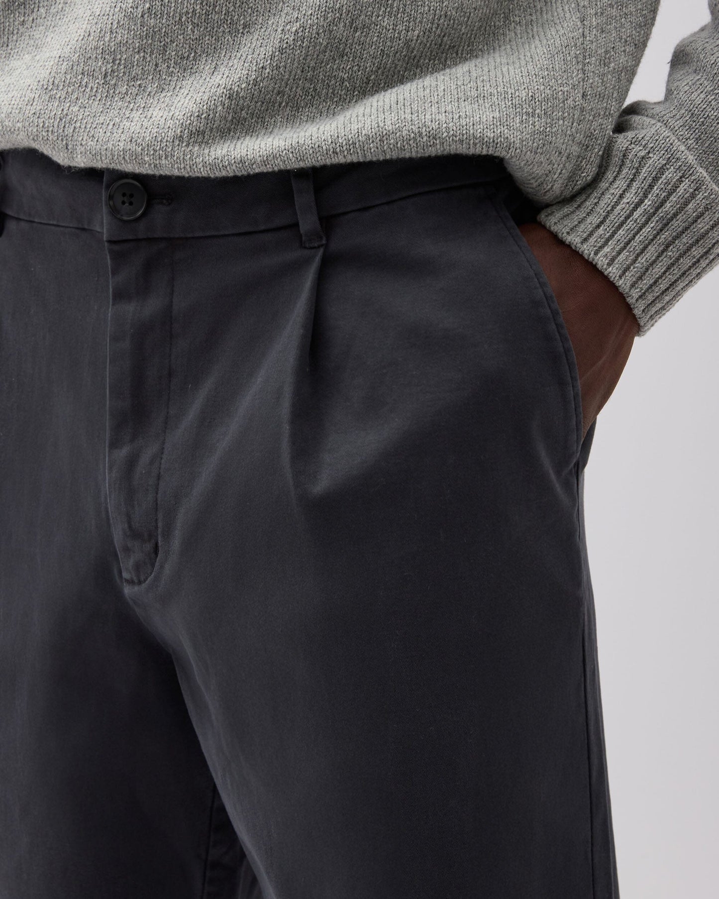 Mens Pleated Lightweight Chino - Stretch Cotton Twill - Black