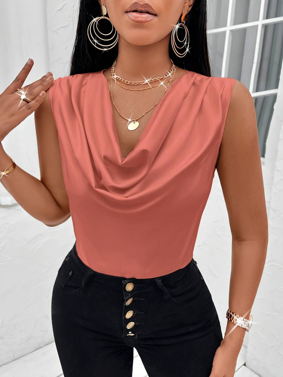 Slim fit sleeveless t-shirt for women