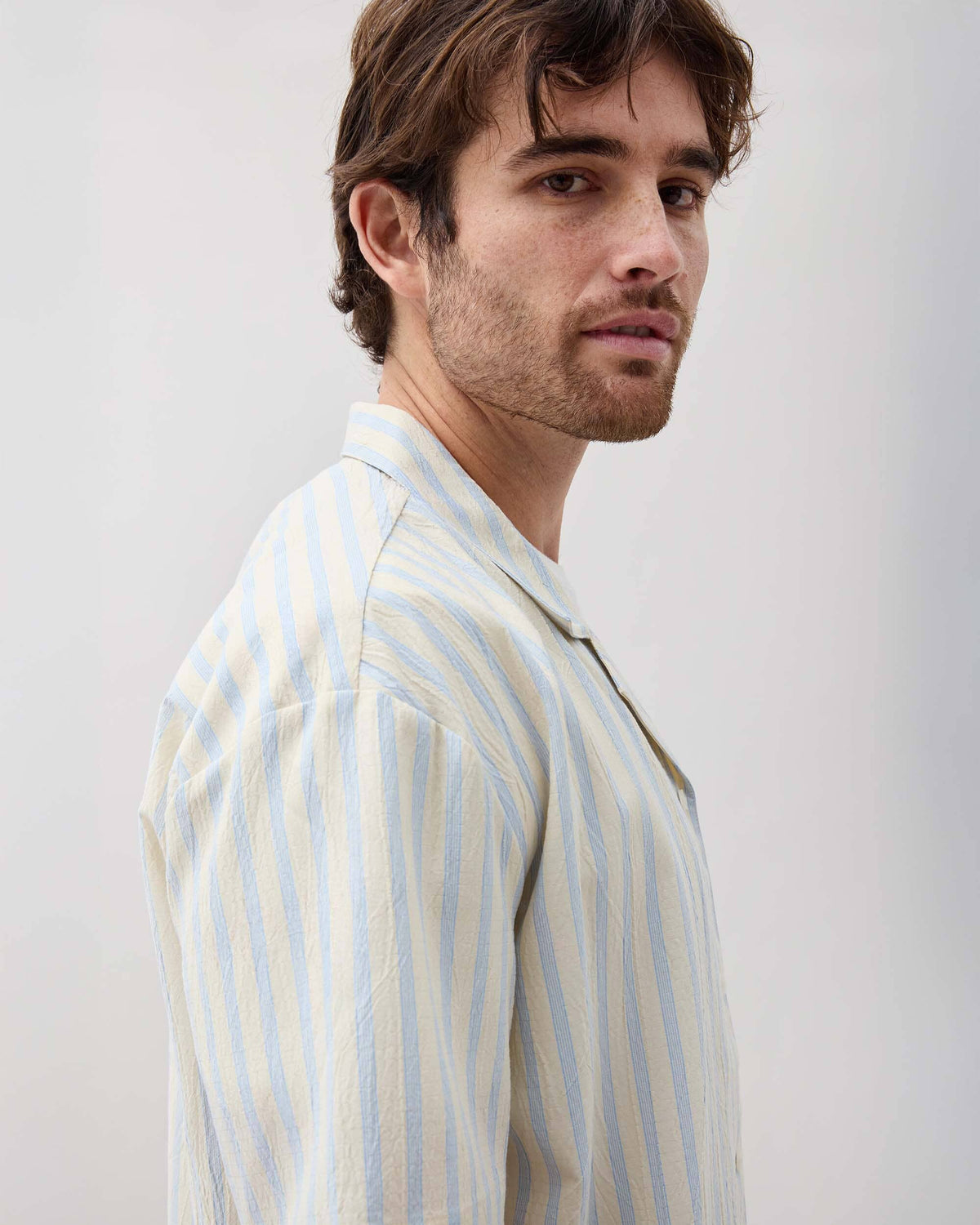 Mens Palermo Short Sleeve Camp Shirt - Poly Seer Sucker Stripe - Vanilla Blue Stripe