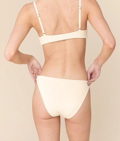 The Signature Bikini Bottom - Crinkle - Gardenia