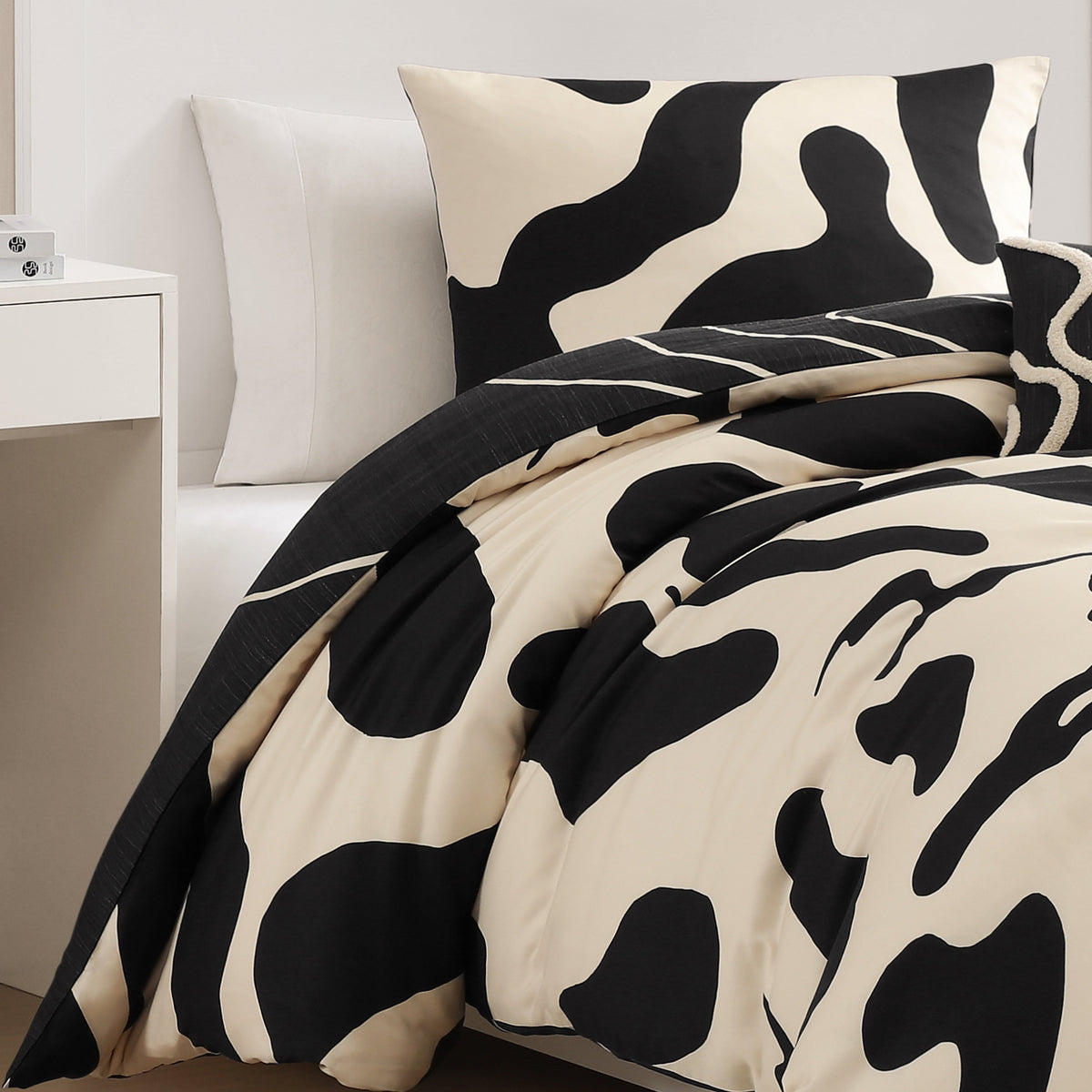 BebeTeen Ebony and Ivory Reversible Comforter Set