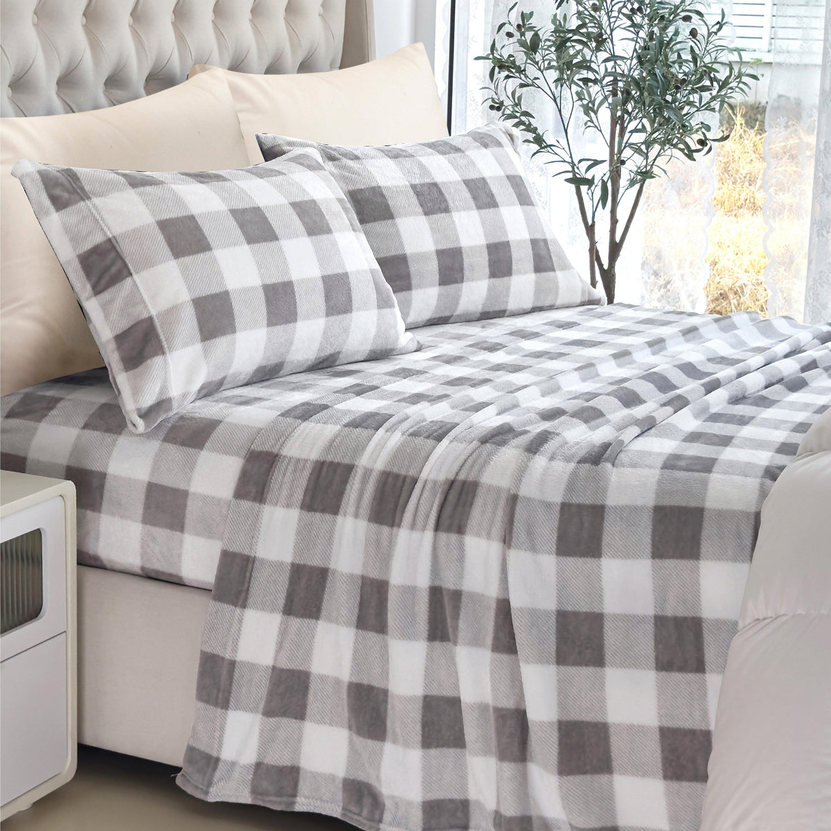Elegant Comfort 4-Piece Velvet Plush Flannel Sheet Set