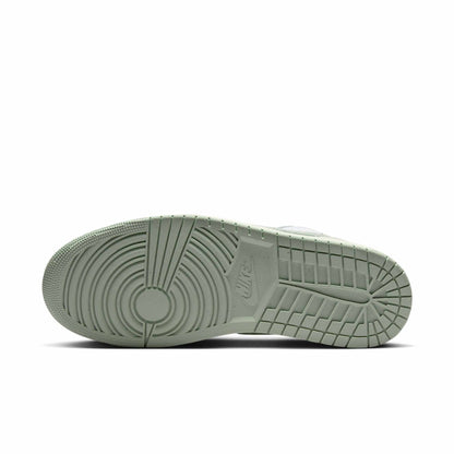Air Jordan Men's Retro 1 Low Se Sneakers