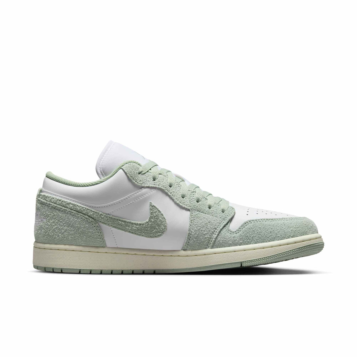 Air Jordan Men's Retro 1 Low Se Sneakers
