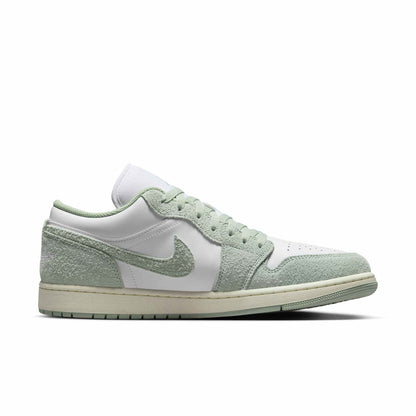 Air Jordan Men's Retro 1 Low Se Sneakers