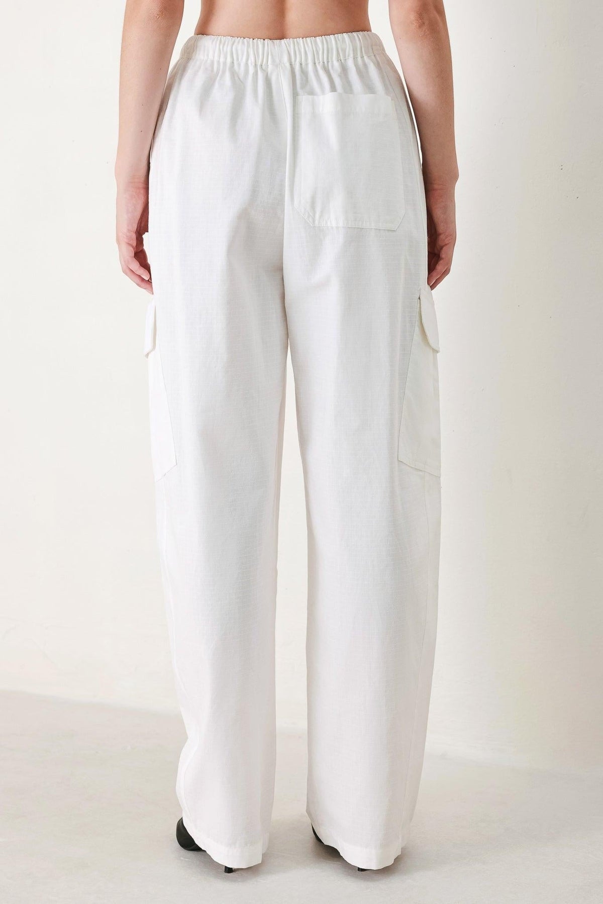 Crisp Essential Woven Ballon Pants