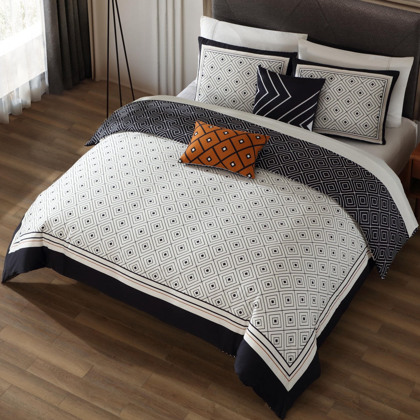 Bebejan Geometric Black & White 5 Piece Reversible Comforter Set