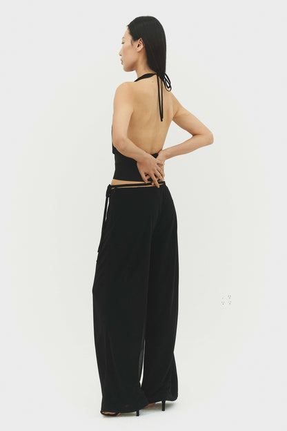 Emilia Pant in Black