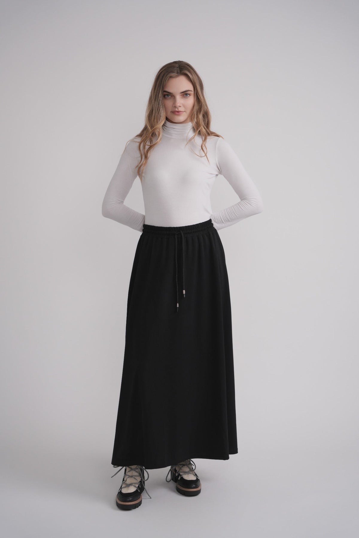 Basic Skirt - Black