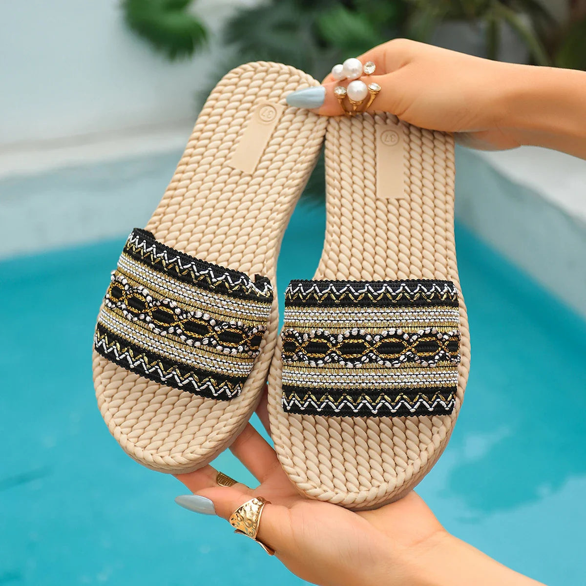 2026 New Summer Women Slippers Beach Fashion Sandals Ethnic Style Round Toe Casual Comfortable Flat Slippers Women Big Size 43