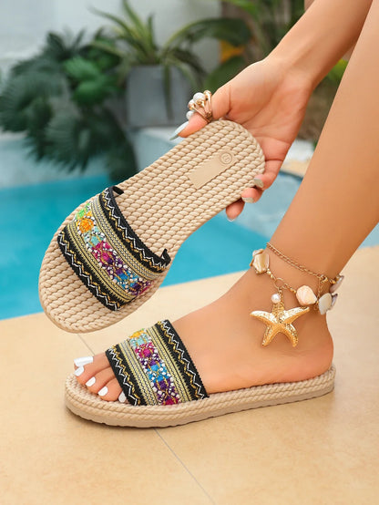 2026 New Summer Women Slippers Beach Fashion Sandals Ethnic Style Round Toe Casual Comfortable Flat Slippers Women Big Size 43
