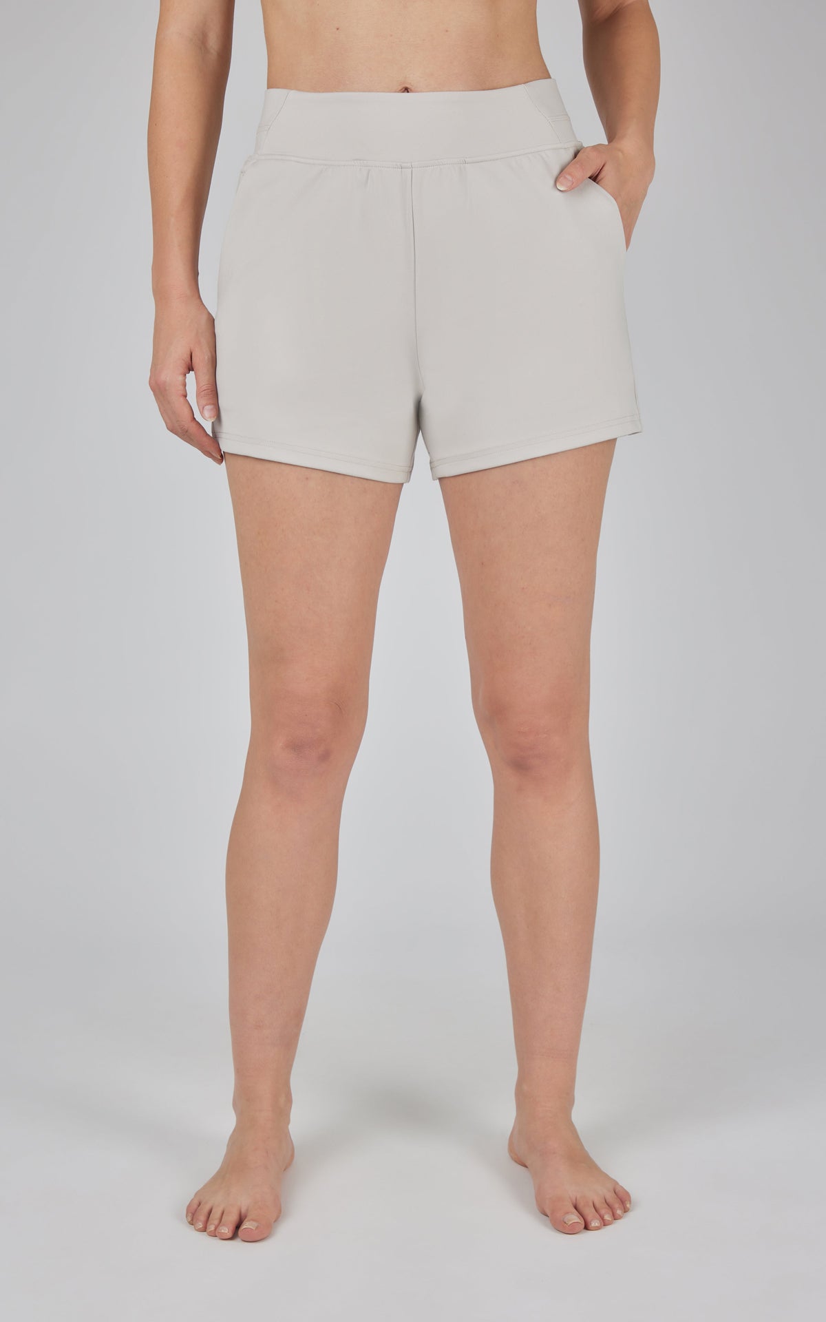 90 Degree by Reflex Lux Clean Front Multi Pocket 4" Short