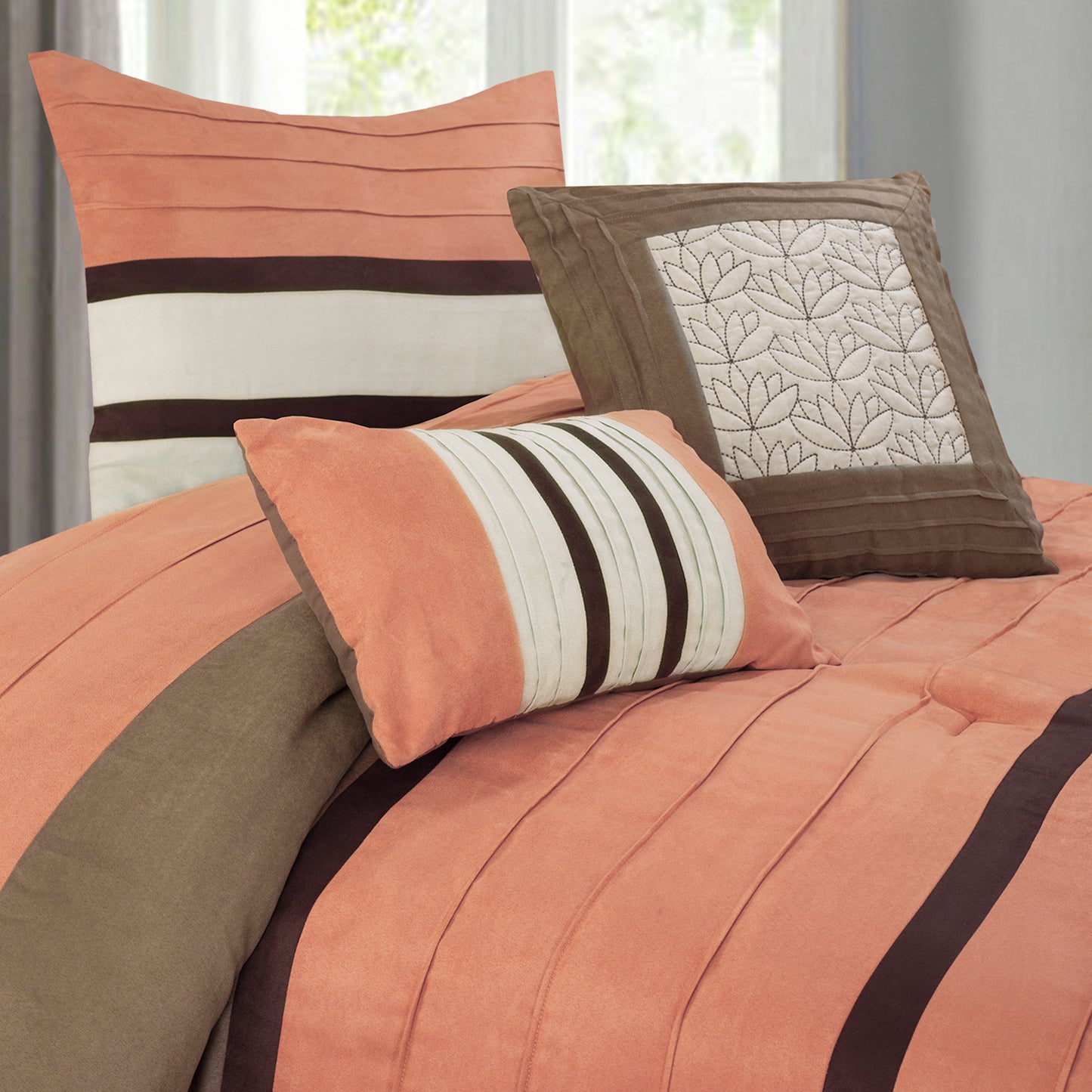 Elegant Comfort 12-Piece Cirena Micro suede Comforter Set, Includes 6-Piece Sheet Set with Double Sided Storage Pockets