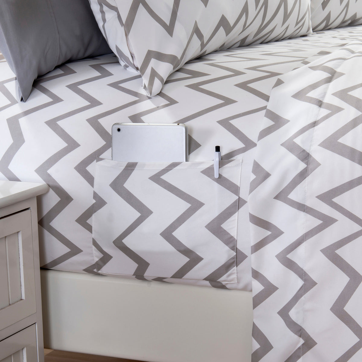 Elegant Comfort 6-Piece Chevron Pattern - Soft as a Hotel Premium Quality Sheet Set