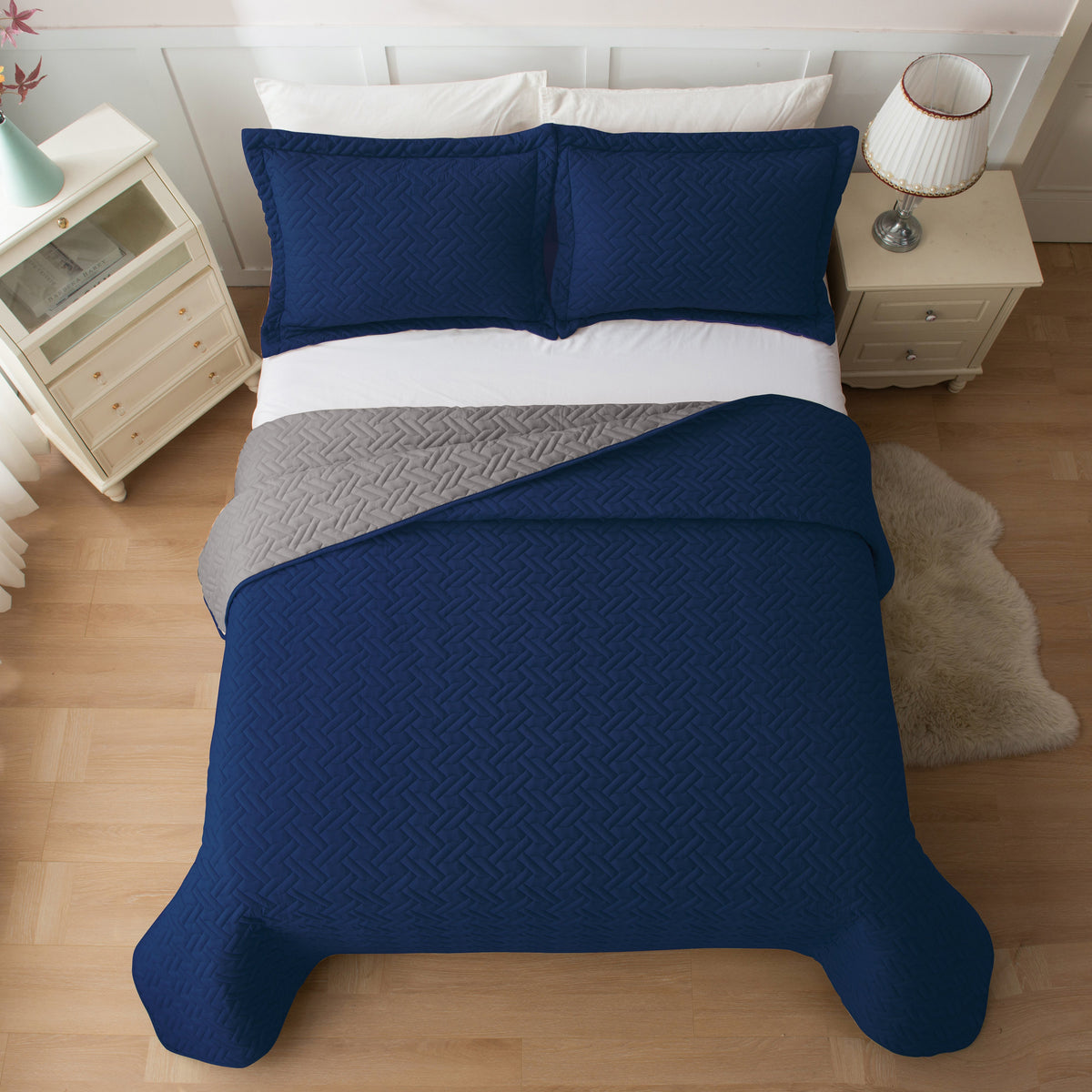 Elegant Comfort 3-Piece Majestic Quilted Reversible Bedspread Coverlet Set