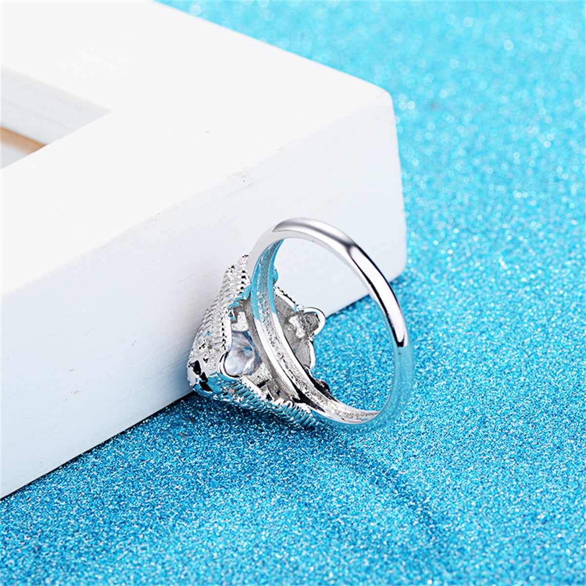Crystal & Silvertone Skull Ring