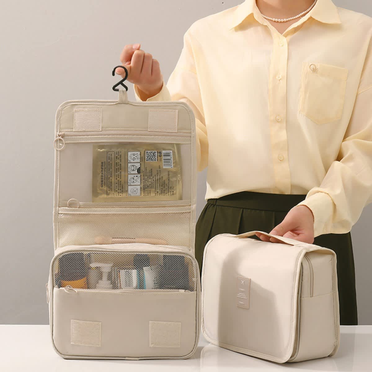 Clarissa Waterproof Travel Tote With 6 Pockets