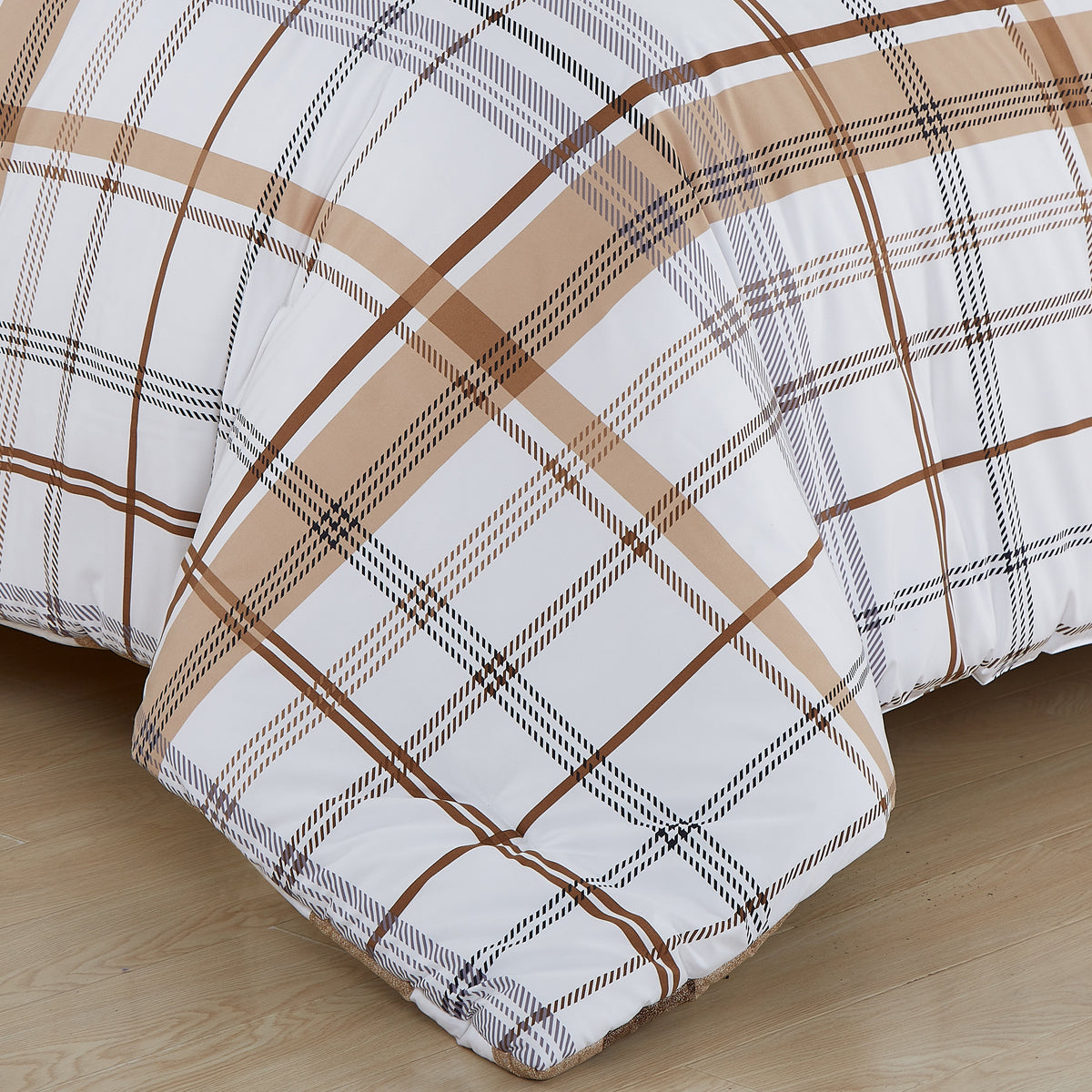 Elegant Comfort 8-Piece Lodge Plaid and Patch Reversible Comforter Set - Includes 4-Piece Sheet Set with Double Sided Storage Pockets