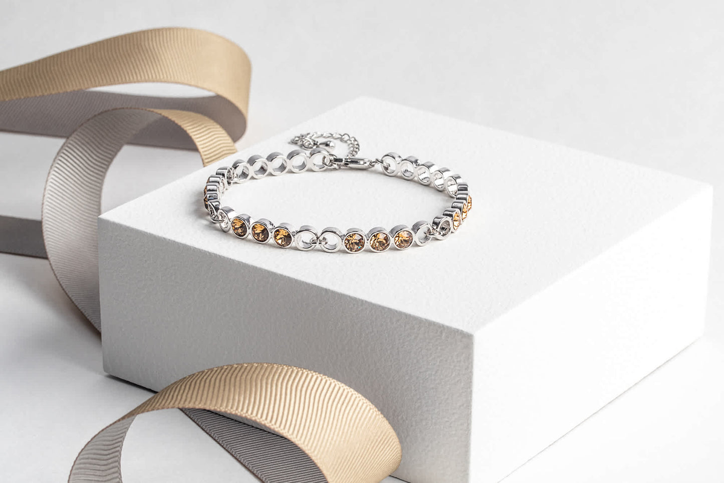 Adjustable Circular Linked Bracelet with Swarovski Crystals