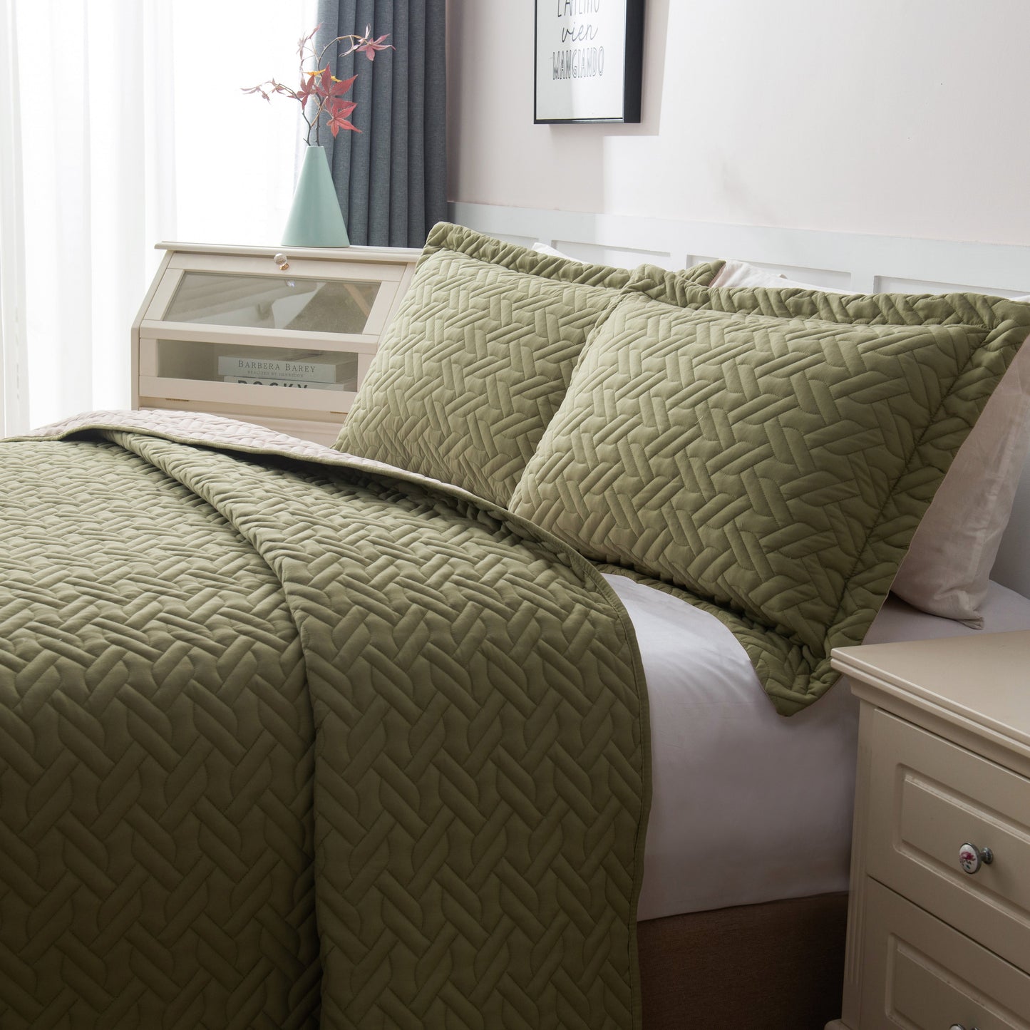 Elegant Comfort 3-Piece Majestic Quilted Reversible Bedspread Coverlet Set